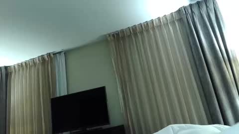 tenn239 online show from April 2026 01:00:02 AM