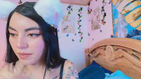 Snapshot of teresa_moon chatting on September 2025 07:06:02 PM  TERESA  Give me a good rating if you enjoy my show  online show from September 2025 07:06:02 PM
