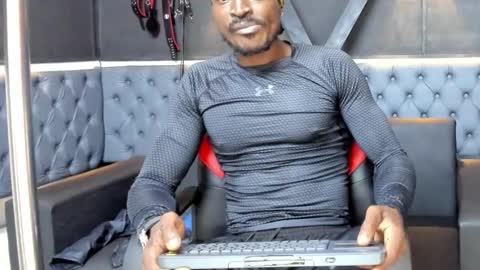 terranze_z online show from November 2025 07:18:01 PM