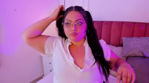 Snapshot of tessa_sinclaire chatting on October 2025 08:29:01 PM TERESA online show from October 2025 08:29:01 PM