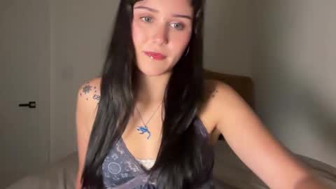 Snapshot of tessadovee chatting on September 2025 11:52:02 PM tessadovee online show from September 2025 11:52:02 PM