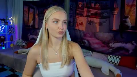 TessaHamilton online show from October 2025 11:22:01 AM