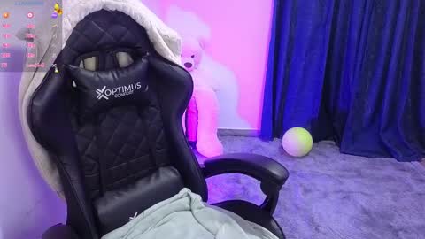 Tessy online show from January 2025 07:03:01 PM