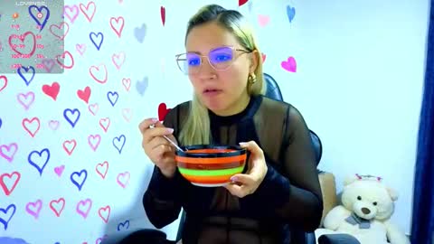 Tessy online show from March 2026 03:39:02 PM