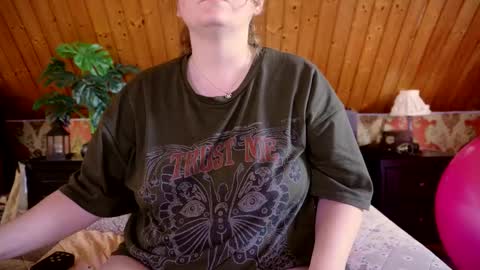 Tessa online show from September 2025 02:50:01 PM