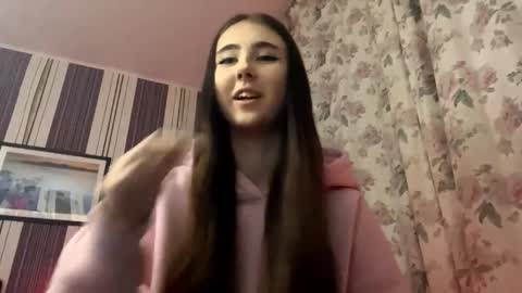 Snapshot of tesscanute chatting on December 2025 08:14:02 PM Tess online show from December 2025 08:14:02 PM