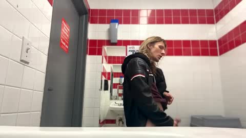 Snapshot of texascockstar chatting on December 2024 12:50:02 PM texascockstar online show from December 2024 12:50:02 PM