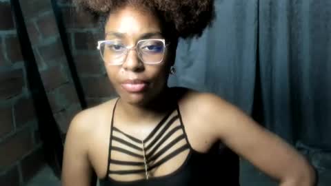thaimy_ online show from June 2026 02:14:02 AM
