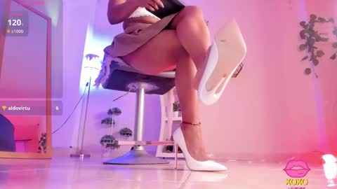 Snapshot of thais_dreams chatting on November 2025 01:10:01 PM Thais online show from November 2025 01:10:01 PM