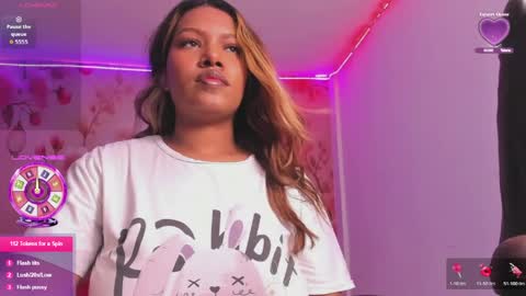 Snapshot of thais_waldrof chatting on April 2026 05:30:01 AM Andreina online show from April 2026 05:30:01 AM