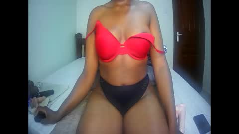 Snapshot of thalami21 chatting on November 2025 11:10:02 PM shy online show from November 2025 11:10:02 PM