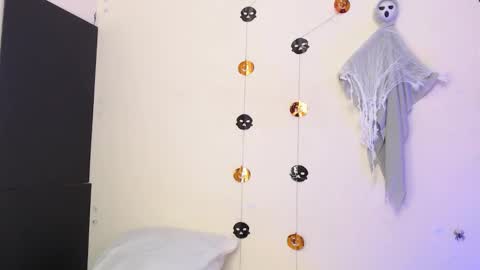  Thalia Anderson  online show from October 2025 06:20:02 PM