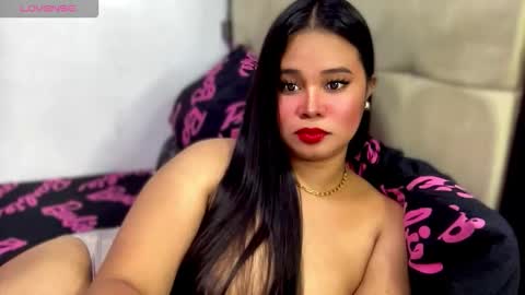 Ms. Thalia online show from December 2025 05:39:02 AM