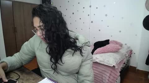 Snapshot of thaliacooper chatting on December 2025 01:46:02 AM online show from December 2025 01:46:02 AM