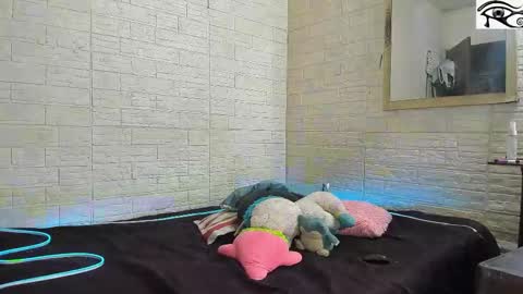 Thalia   online show from November 2025 07:50:02 PM