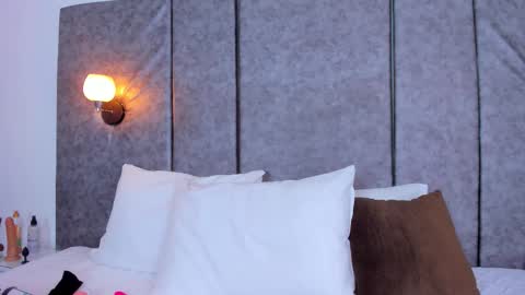 Snapshot of thara_webstter chatting on November 2025 11:46:02 AM thara webstter online show from November 2025 11:46:02 AM