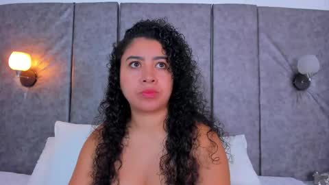 Snapshot of thara_webstter chatting on December 2025 11:41:02 AM thara webstter online show from December 2025 11:41:02 AM