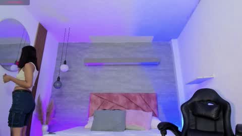 Snapshot of thararouse chatting on November 2025 12:26:01 PM Thara Rouse online show from November 2025 12:26:01 PM