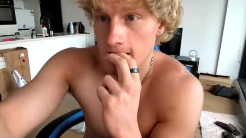 Snapshot of thatbl0ndeboyx chatting on February 2026 12:56:02 AM liammlust online show from February 2026 12:56:02 AM