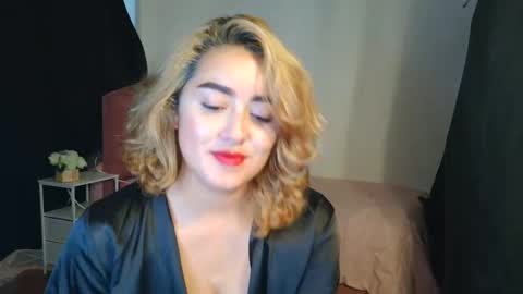 Snapshot of thatgirl2003 chatting on November 2025 04:33:01 PM online show from November 2025 04:33:01 PM