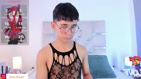 Snapshot of thayler_jones chatting on January 2026 11:23:02 AM Thayler online show from January 2026 11:23:02 AM