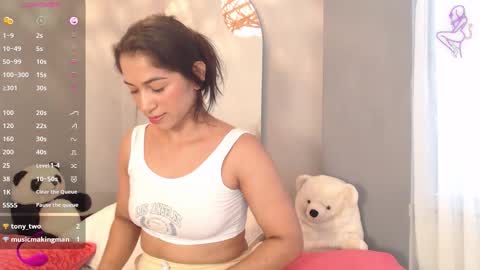 Snapshot of thayssa_ross chatting on November 2025 07:37:01 PM THAYSSA ROSS online show from November 2025 07:37:01 PM