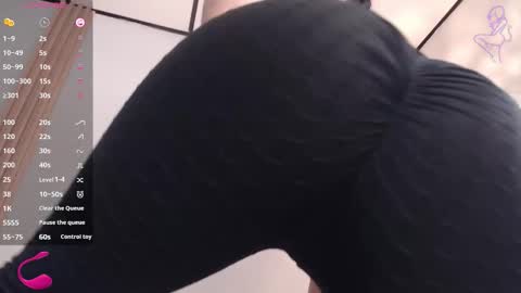 Snapshot of thayssa_ross chatting on November 2025 03:33:01 PM THAYSSA ROSS online show from November 2025 03:33:01 PM