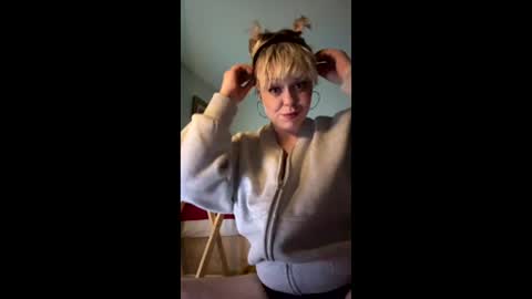 Snapshot of the_arctic_beaty chatting on February 2026 02:44:01 AM the_arctic_beaty online show from February 2026 02:44:01 AM