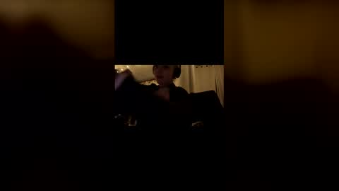 Snapshot of the_arctic_beaty chatting on March 2026 04:03:01 AM the_arctic_beaty online show from March 2026 04:03:01 AM