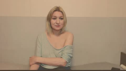 Snapshot of the_basic_instinctt chatting on December 2025 06:25:01 PM Eva online show from December 2025 06:25:01 PM