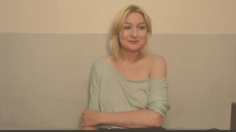 Snapshot of the_basic_instinctt chatting on August 2026 10:01:02 PM Eva online show from August 2026 10:01:02 PM