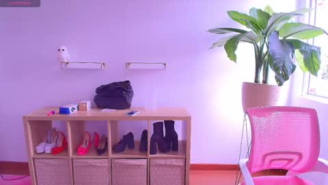 i am Cat  online show from November 2025 06:40:02 PM