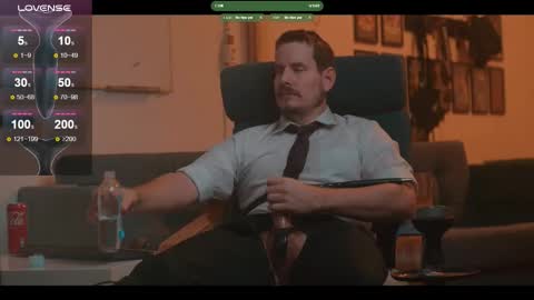 Snapshot of the_dilf chatting on December 2025 11:28:01 AM The DILF - online show from December 2025 11:28:01 AM