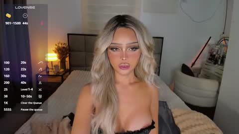 Snapshot of the_enchantressxx chatting on January 2025 10:03:01 PM nabi butterfly online show from January 2025 10:03:01 PM