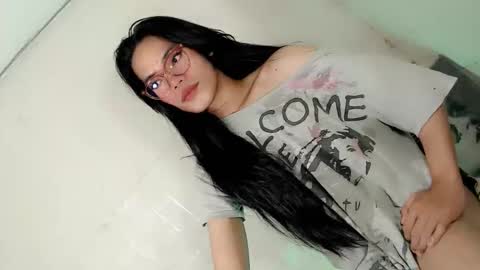 Snapshot of the_horny_bella chatting on February 2026 07:48:01 PM the_horny_bella online show from February 2026 07:48:01 PM