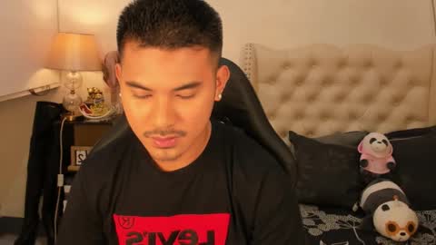 Snapshot of the_killian_jones chatting on September 2025 12:51:01 PM ken online show from September 2025 12:51:01 PM