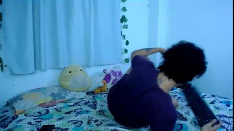 Snapshot of the_r00m chatting on November 2025 11:05:01 PM Jaime Angela online show from November 2025 11:05:01 PM