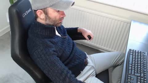 Snapshot of the_sensual_masturwait chatting on October 2025 07:05:02 AM the_sensual_masturwait online show from October 2025 07:05:02 AM