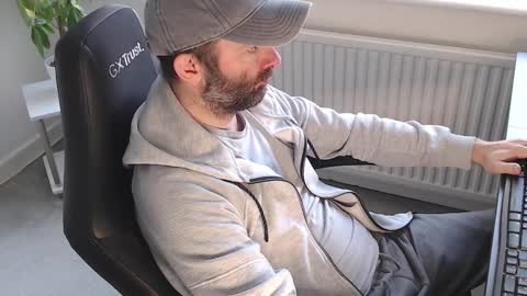 Snapshot of the_sensual_masturwait chatting on November 2025 10:04:02 AM the_sensual_masturwait online show from November 2025 10:04:02 AM