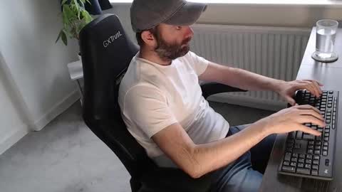 Snapshot of the_sensual_masturwait chatting on November 2025 09:53:01 AM the_sensual_masturwait online show from November 2025 09:53:01 AM