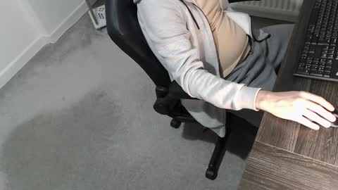 Snapshot of the_sensual_masturwait chatting on November 2025 07:08:01 AM the_sensual_masturwait online show from November 2025 07:08:01 AM