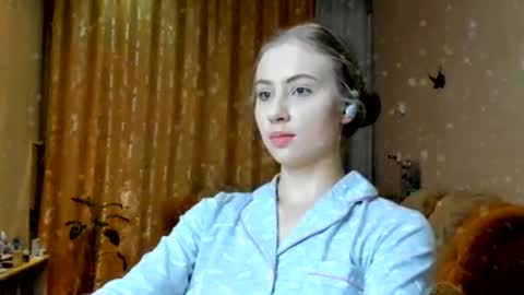 Ally    STREAMING ON TWITCH NOW Check my Twitter for updates online show from January 2025 04:16:02 PM