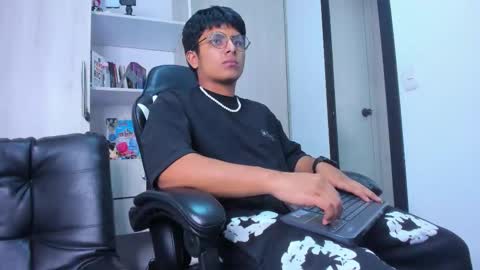 Danny online show from December 2025 03:23:02 AM