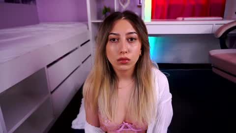 TheaOrre online show from May 2026 08:54:01 AM