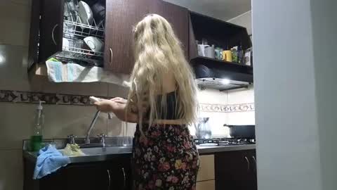 theauroramae -  online show from January 2025 03:47:01 AM