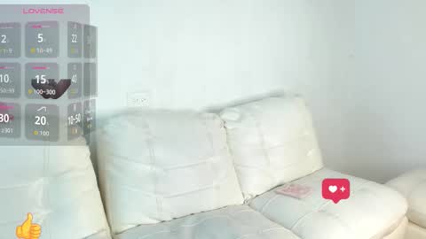 thebadwolf818 online show from November 2025 12:27:02 PM