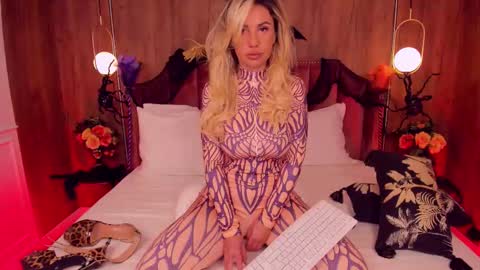 BaeWatch online show from November 2025 04:36:01 AM