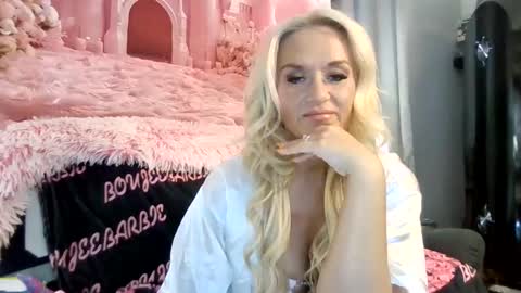 Snapshot of theboujeebarbie chatting on September 2025 05:51:02 PM theboujeebarbie online show from September 2025 05:51:02 PM
