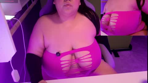 Snapshot of thebouncingbetty chatting on June 2026 06:47:01 PM TheBouncingBetty online show from June 2026 06:47:01 PM