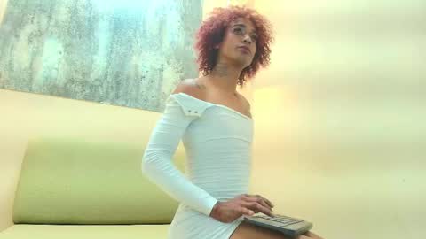 thee_queen1 online show from October 2025 05:00:02 AM